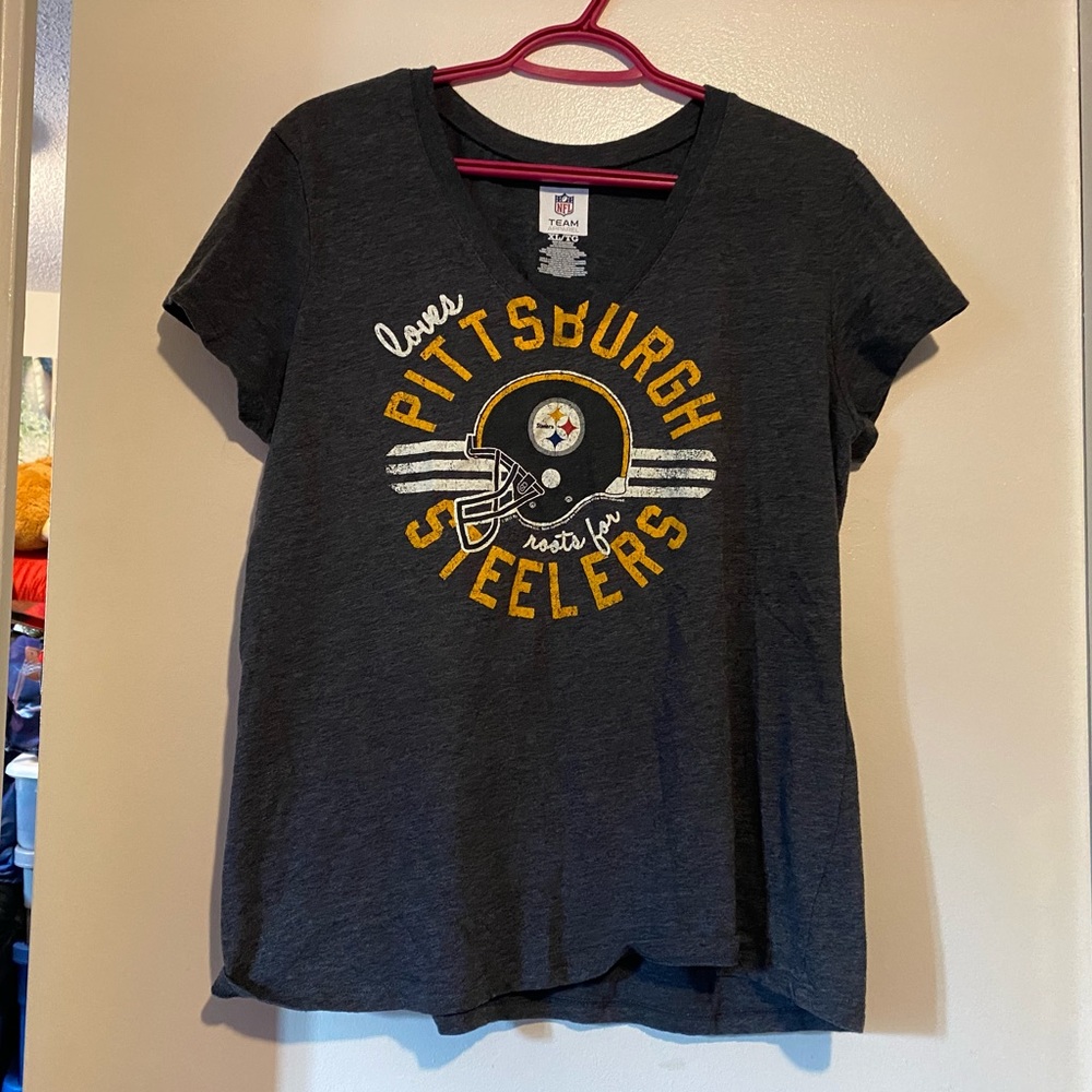NFL PITTSBURGH STEELERS V-NECK TEE